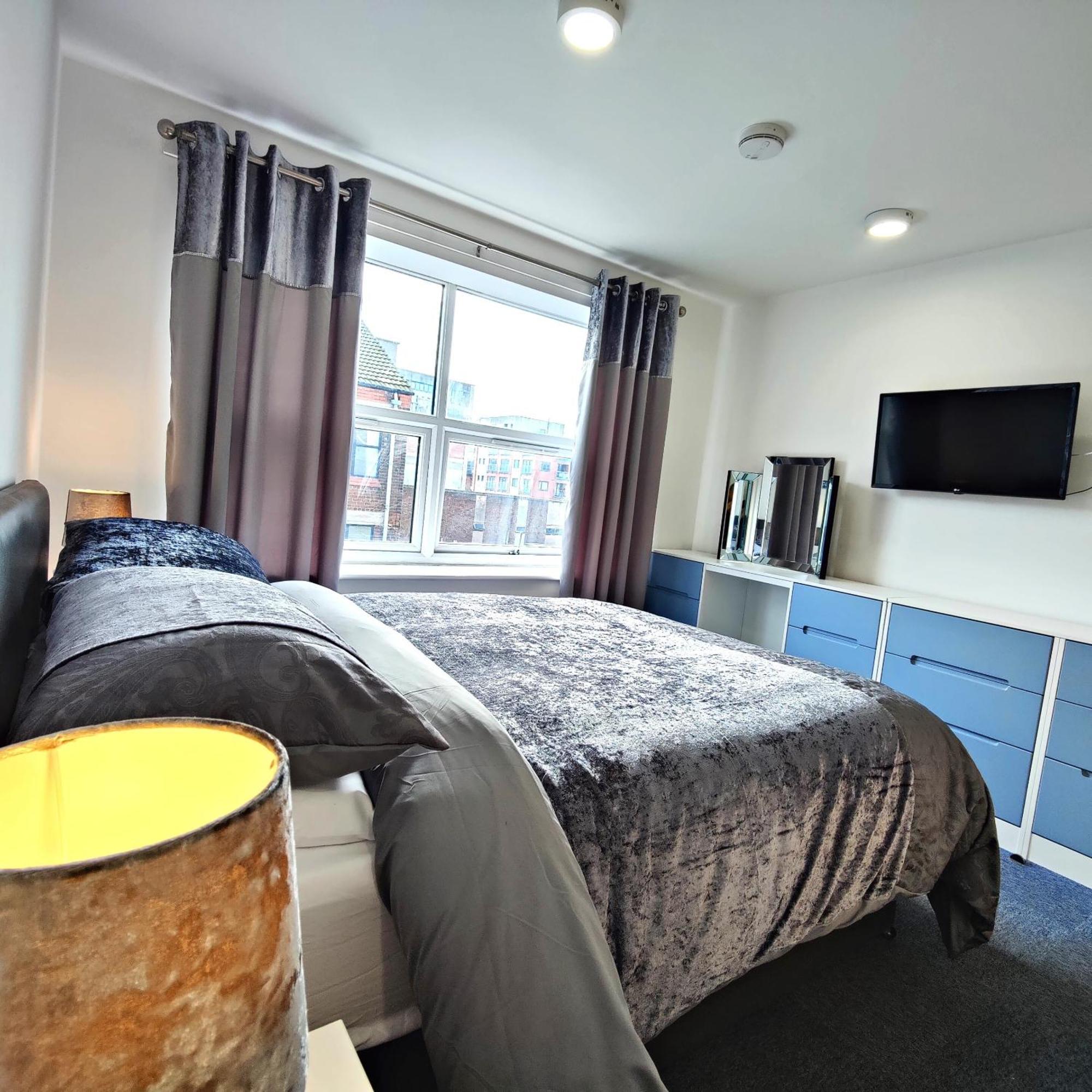 - Kempston Court Hotel Liverpool