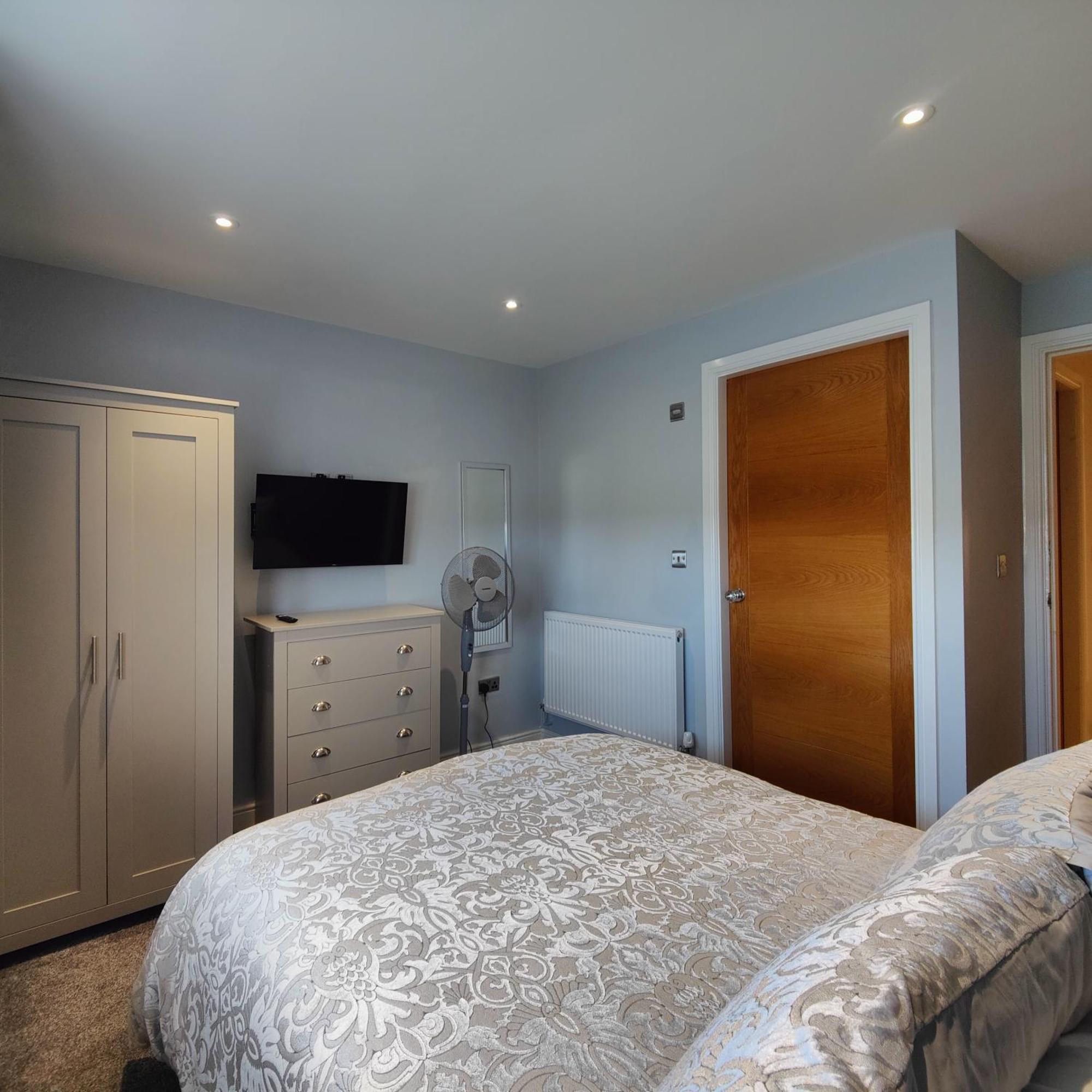 - Kempston Court Hotel Liverpool
