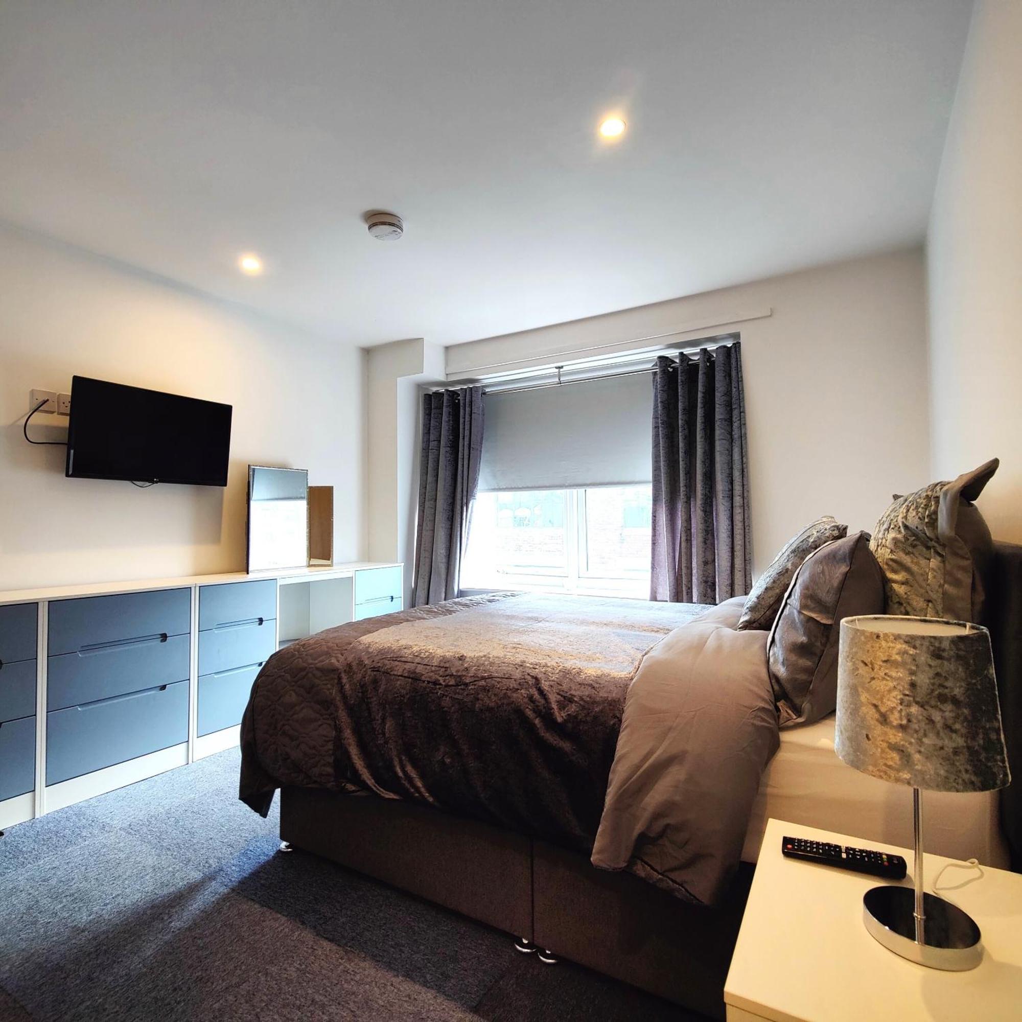- Kempston Court Hotel
